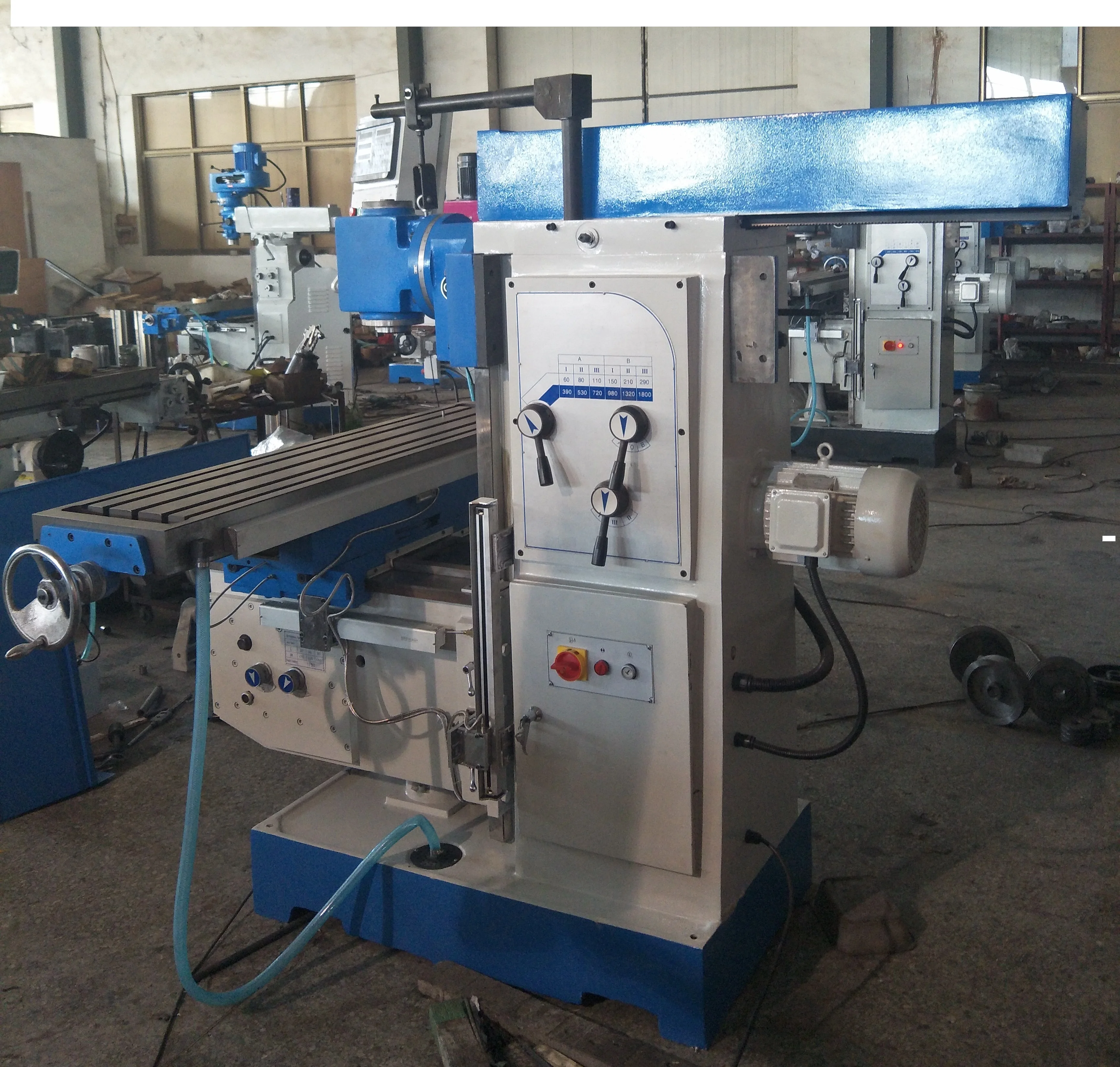 XW6136 Universal Milling Machine - Versatile & Durable