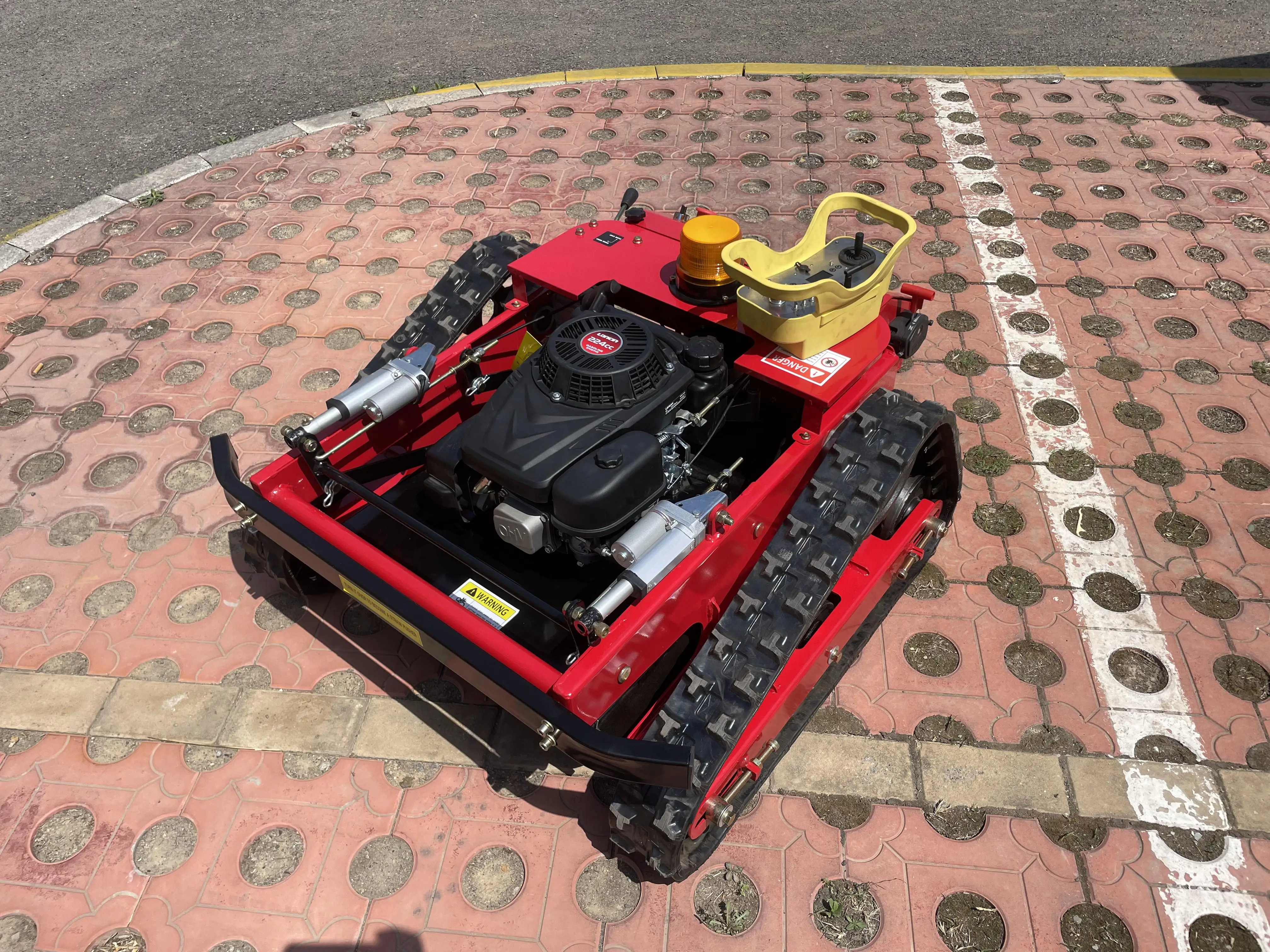 Китайская популярная Автоматическая электрическая Электрическая аккумуляторная бензиновая машина для резки травы с дистанционным управлением газонокосилка продажи