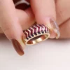 Bague en or jaune 14 carats avec pierre précieuse de laboratoire