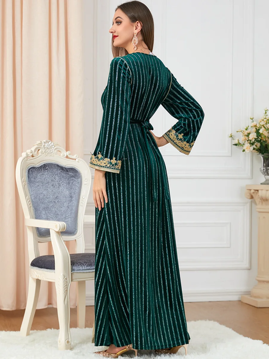 Elegant Velvet Abaya Modest Pattern Moroccan Robe Gamis Muslim Women's Embroidered Arab Gown for Dubai Muslims