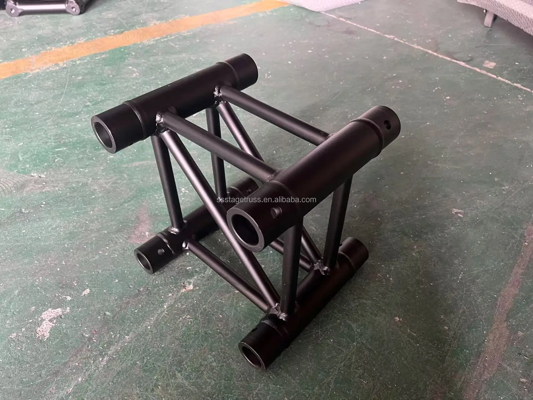 F34 290mm Aluminum Truss Spigot Truss Stage Lighting Display Event Lifting System Customize Color Black Main Tube 50x2mm manufacture