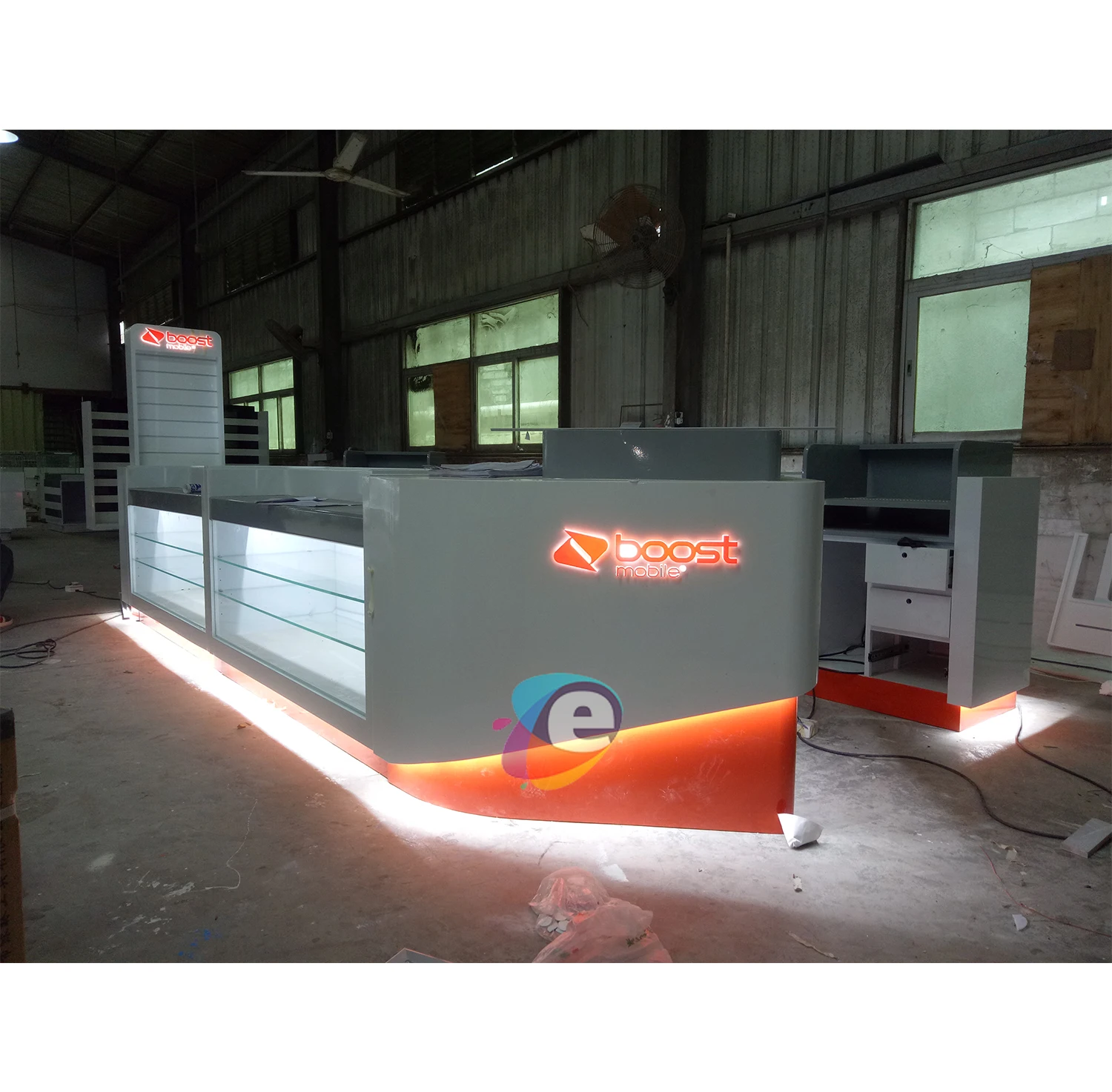 Customized Dubai Phone Store Design Lockable Glass Phone Display Cabinet With Led Light OEM
