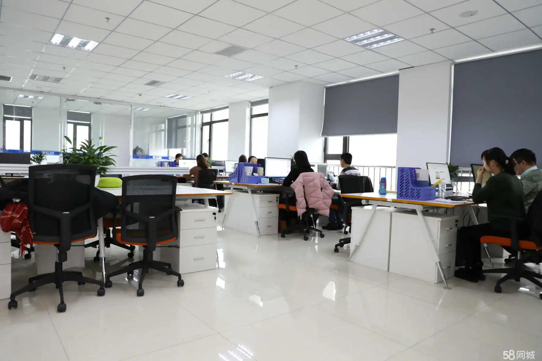 Hangzhou Amhome Product Co., Ltd. 1