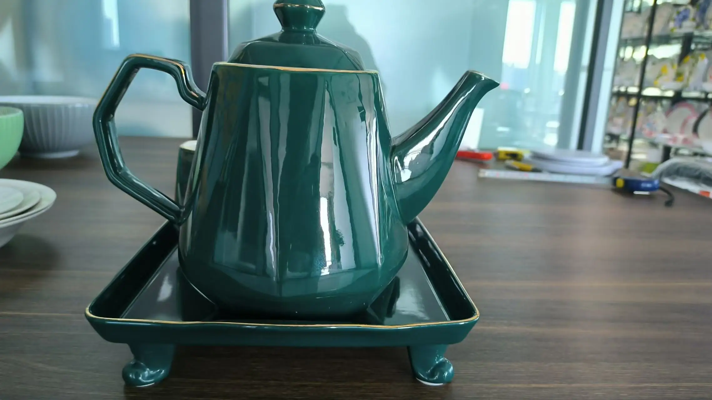 Valuable Emerald Color Ceramic Teapot Set Full Gold Rim Outside Cup with Dolphin Spout Which Is Quite Matched with Modern Life