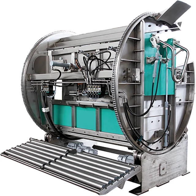 High-efficiency automatic slaughtering machine for halal cattle farms