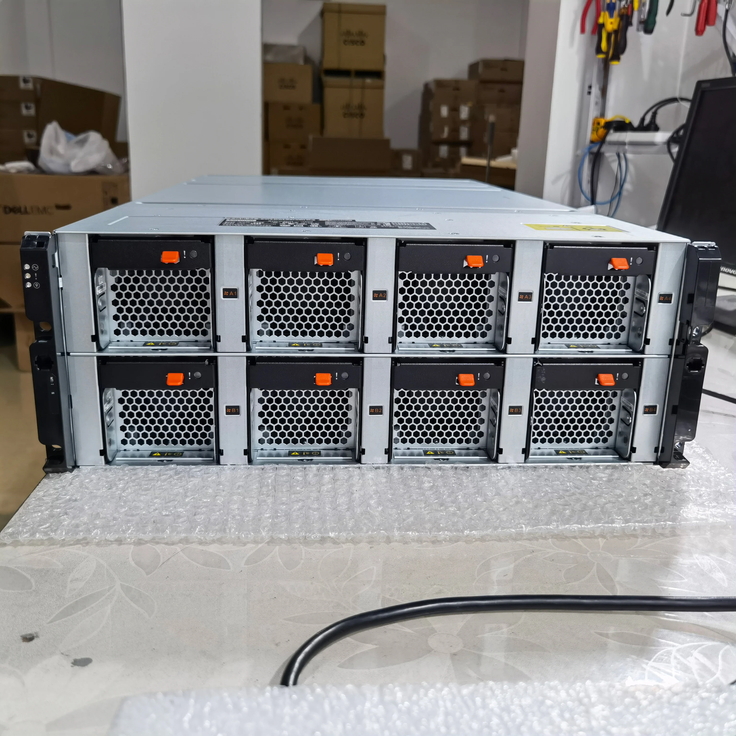 Lenovos Storage DM7100 Lenovos ThinkSystem DM7100H Hybrid Flash Array Networking Storage