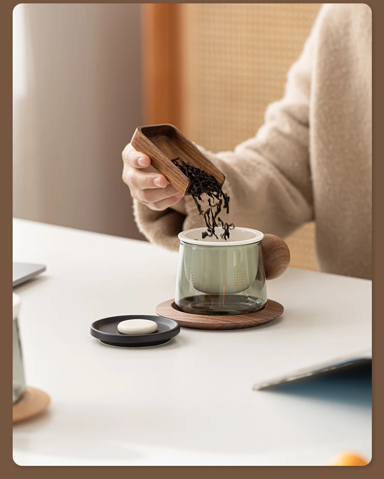 Large Capacity Ceramic Tea Cup with Lid Filter Office Coffee Mug and Water Cup with Saucer Gift Idea for Tea Cups & Saucers