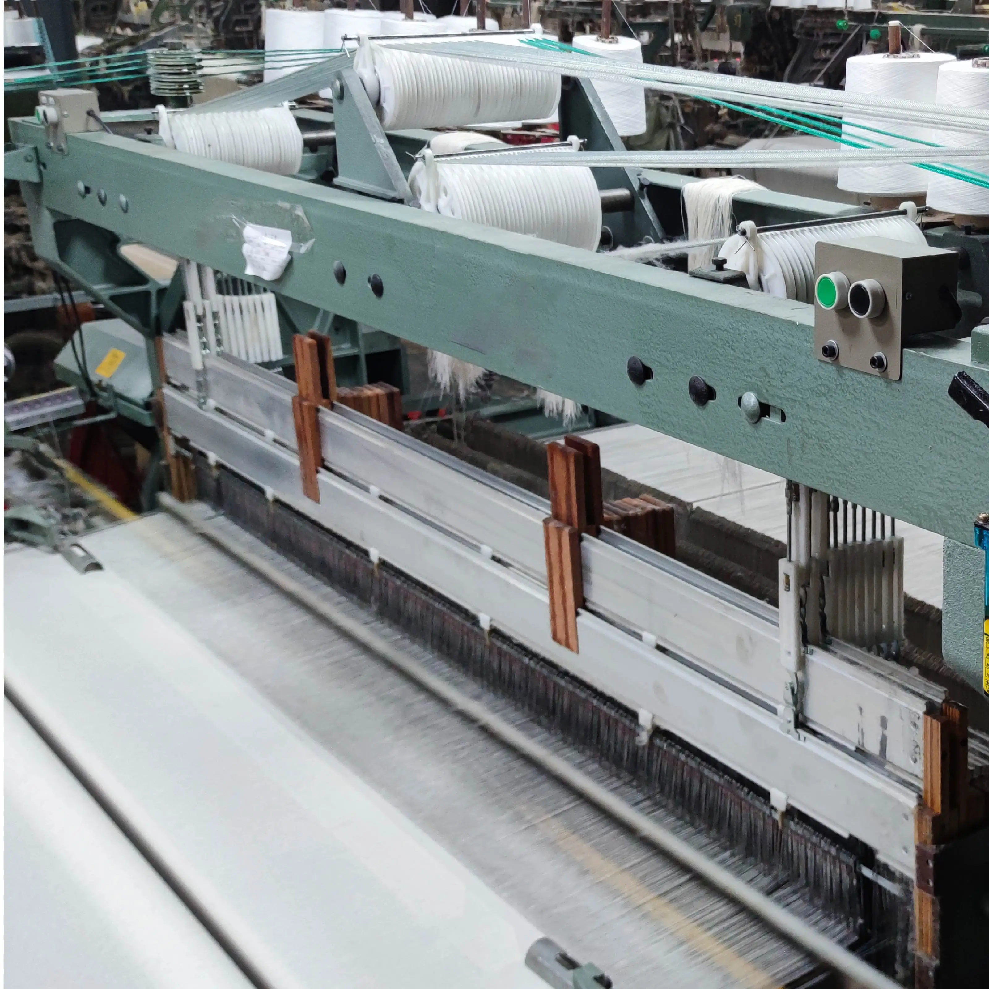 Tongda TD798 Hina Rapier Loom Machine Rapier Weaving Loom Fabric Weaving Machine
