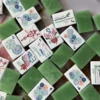 Fichas de Mahjong de mármol verde con estampado de rueda escénica japonesa