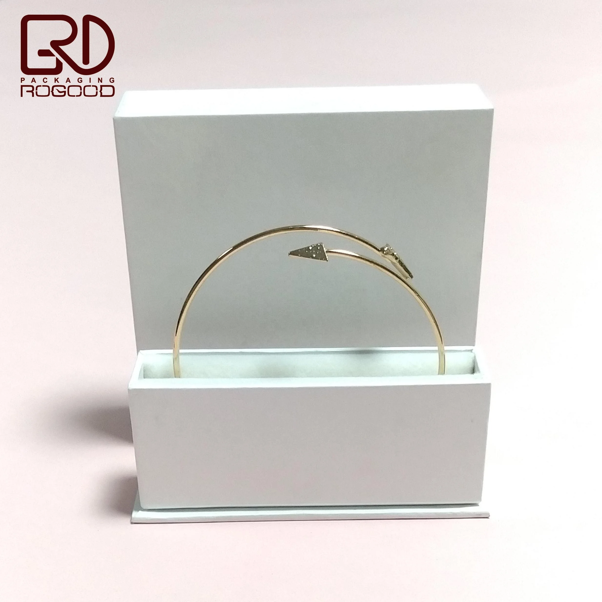 ROGOOD Original Design Slim Metal Bracelet Use High Grade Rigid Bangle Gift Box Unique Display Bracelet Packaging Box P1301