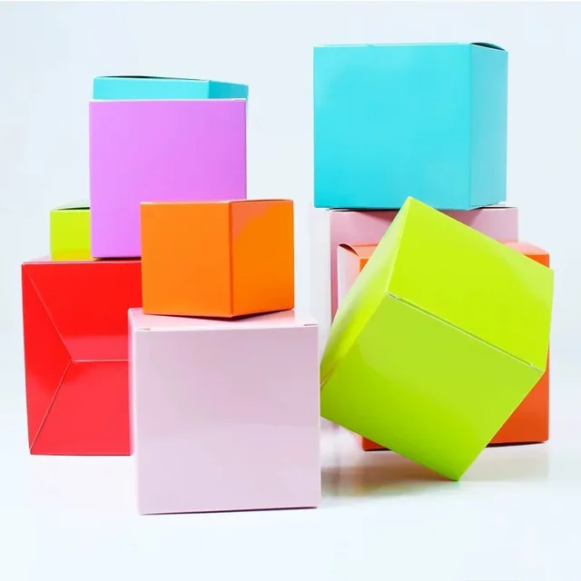 Advanced DIY Square White Cardboard Paper Box Customizable Bright Lottery Gift Garment Packaging with Matt Lamination Printing