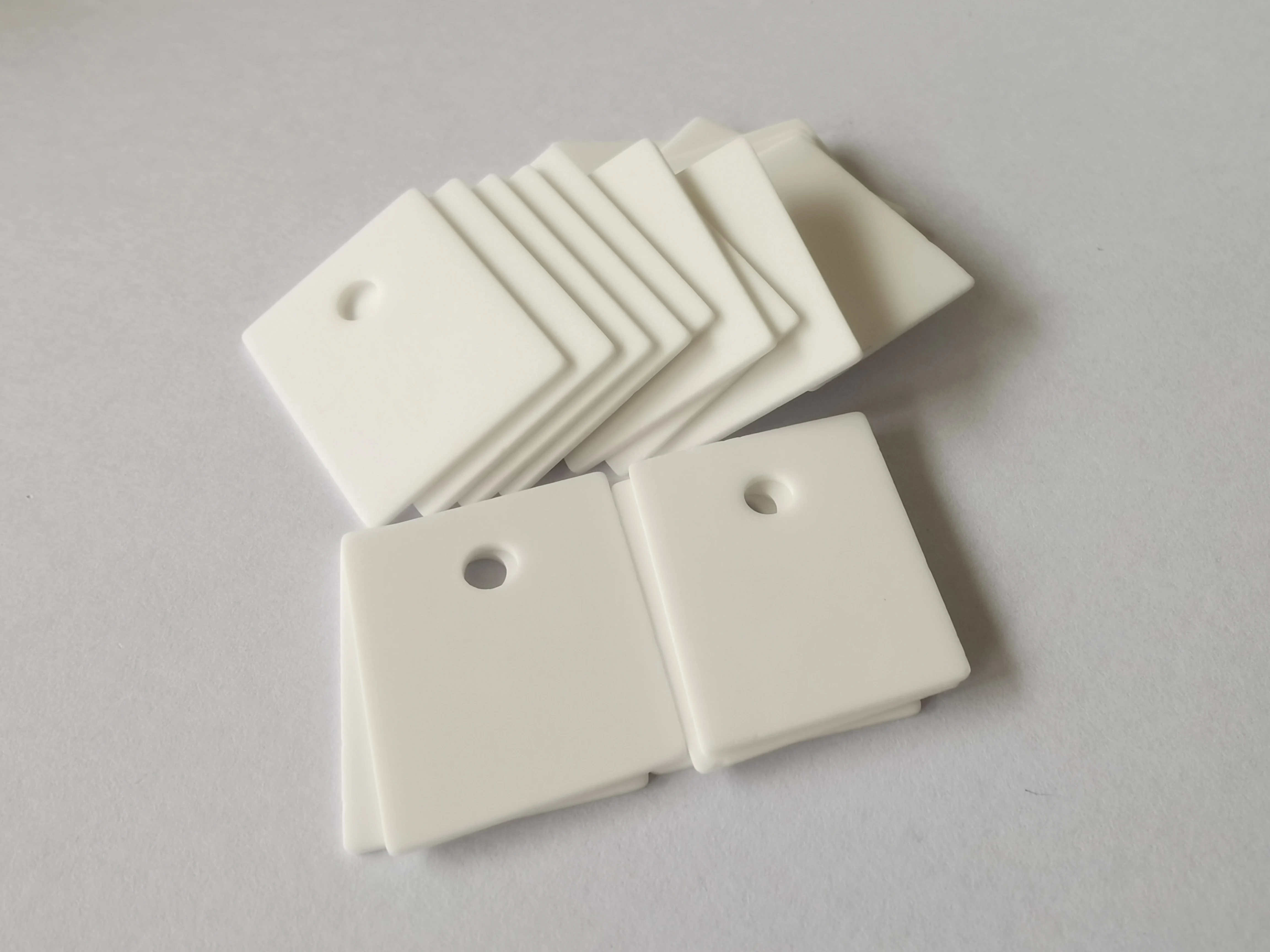 Customized Size GPU CPU Processor Mosfet Ceramics Substrate Insulator Porcelain Alumina Oxide Plate