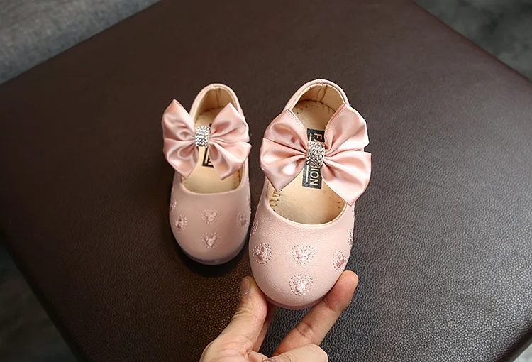 【ほぼ未使用美品】BABY Twinkle Princessパンプス　Mサイズ マイラクラシック・プリンセスコレクション×クララ- mayla classic