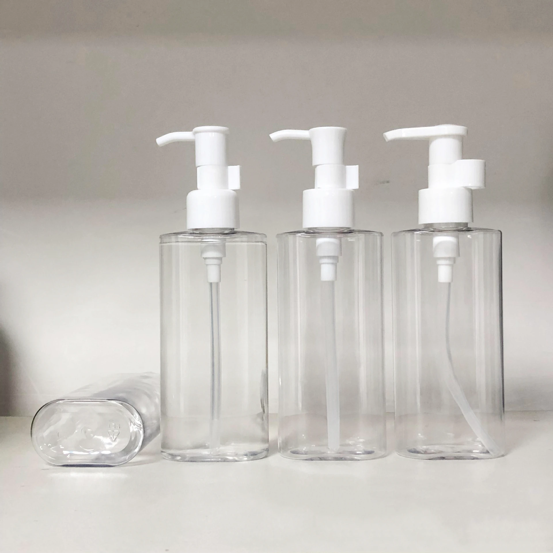 楕円形のグラデーションつや消しプラスチック化粧用リムーバー