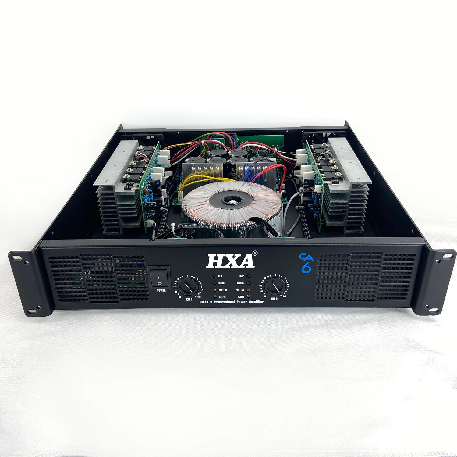 HXA 40 4チャンネルパワーアンプ HXA 40 4チャンネルパワーアンプ（全信頼を寄せる HXA 40 AMP