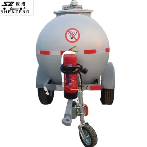 Xe moóc thép một trục cỡ nhỏ, dung tích 1000 lít dùng để chứa nhiên liệu.
