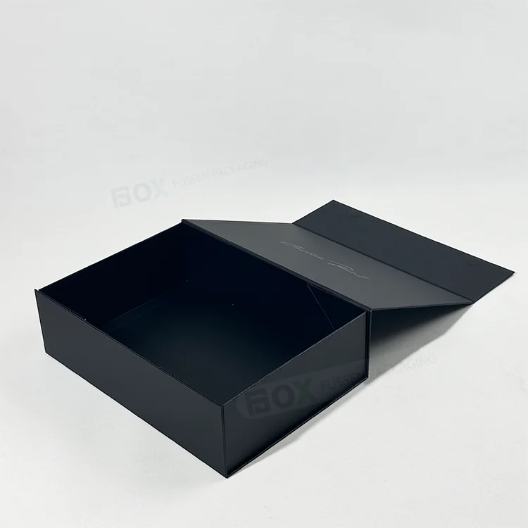 High-End Modern Rigid Cardboard Gift Box Custom Logo Portable Sponge Lining Silver Foil Matt Lamination for Socks Fur Packaging