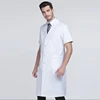 Homme blanc à manches courtes