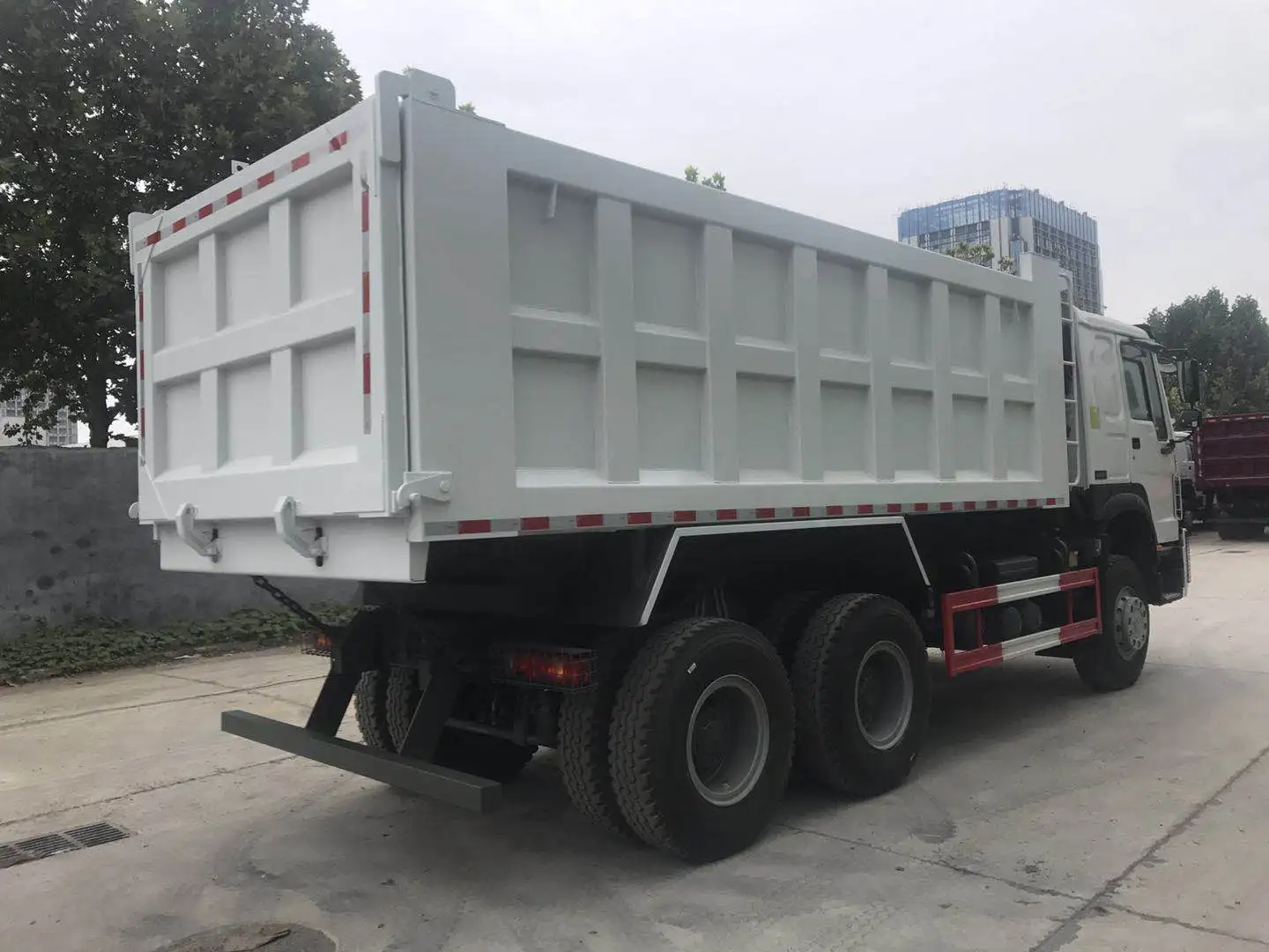 HOWO Good Sale ZZ3257N3647A Dump Truck  in Bangladesh