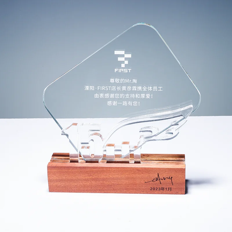 High quality wholesale customized creative design acrylic trophies awards plaques factory