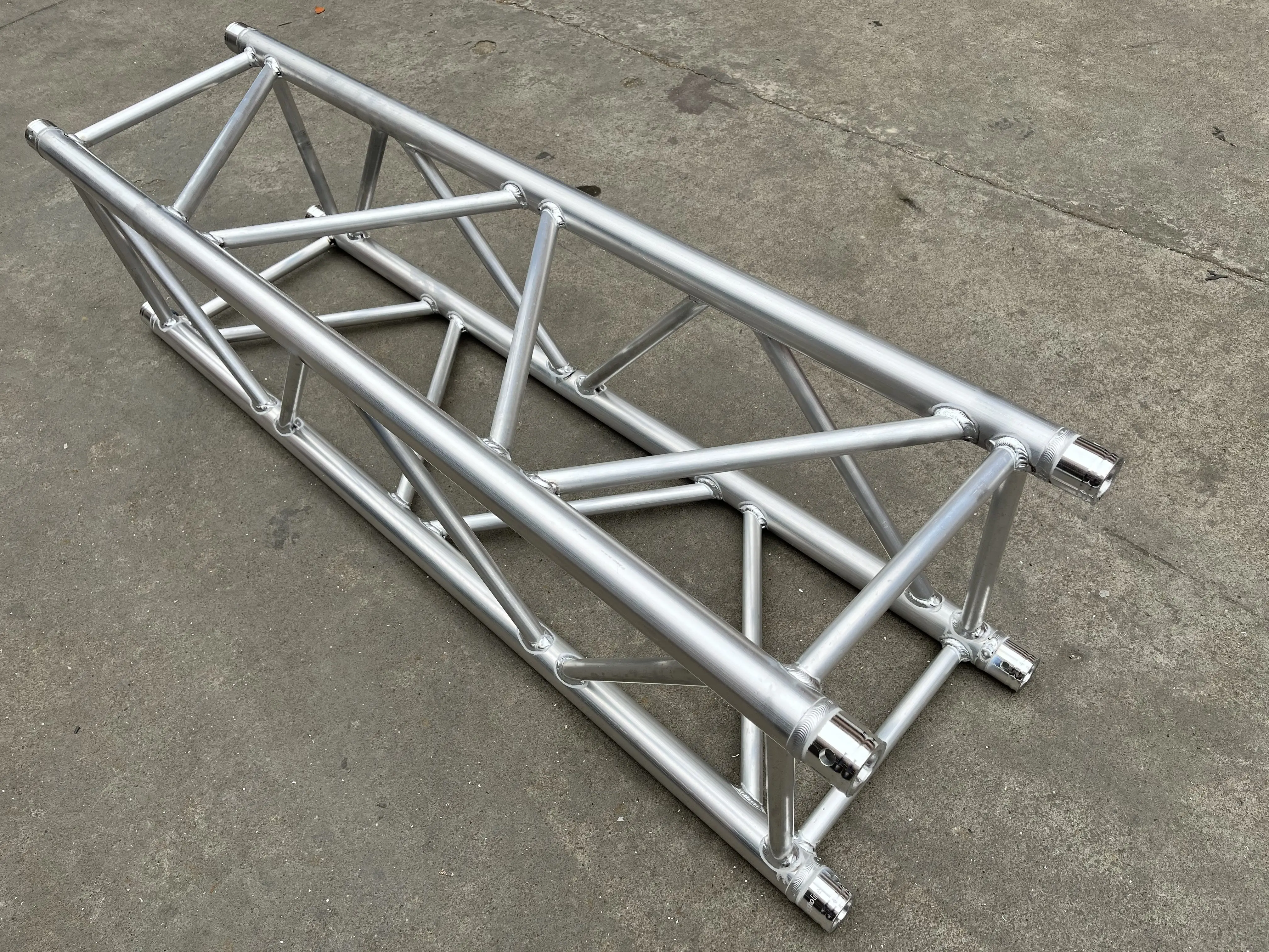 Custom 400*400mm Aluminum Alloy Truss Flat Top Light Stand Portable Round Stage Roof Truss for Stage & Event Use manufacture