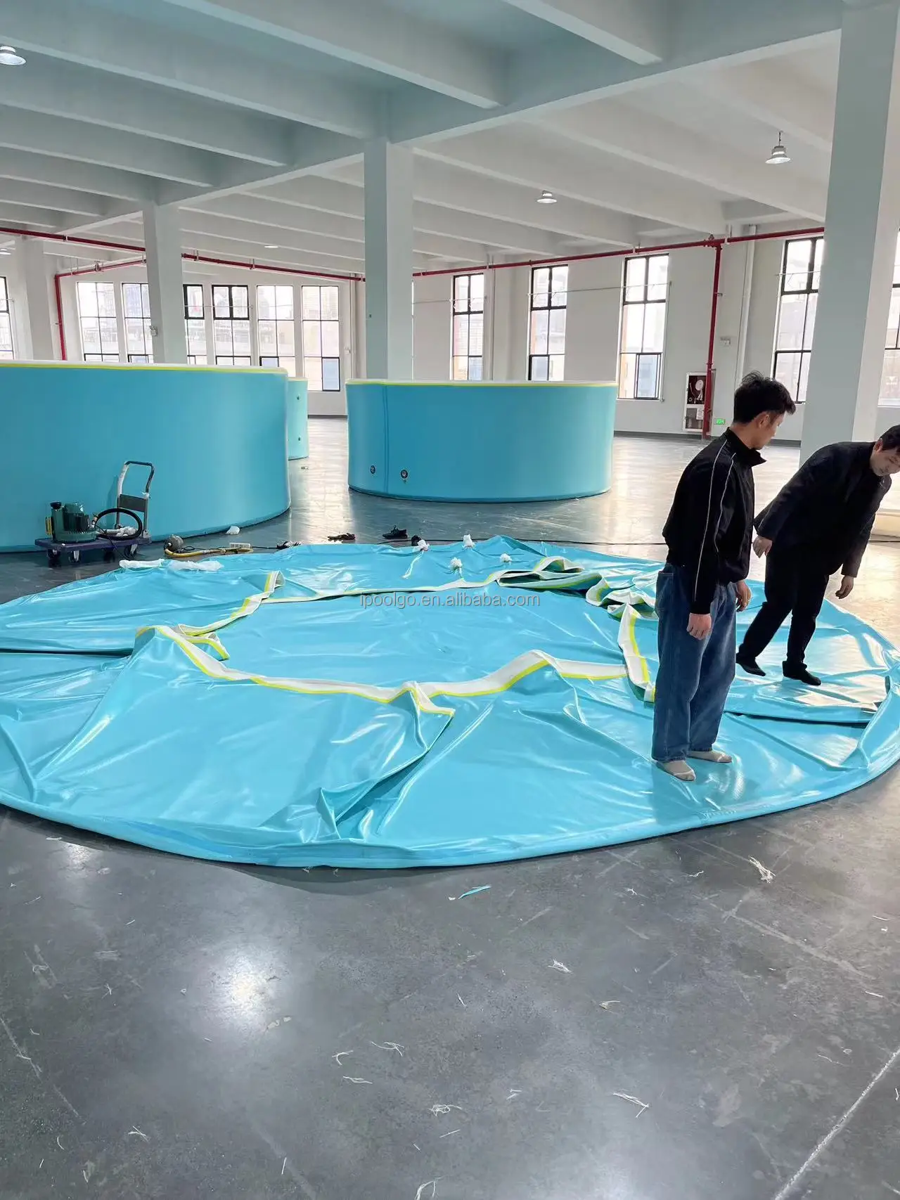 IPOOLGO Fast Setup Inflatable Pool - Perfect for Home Outdoor