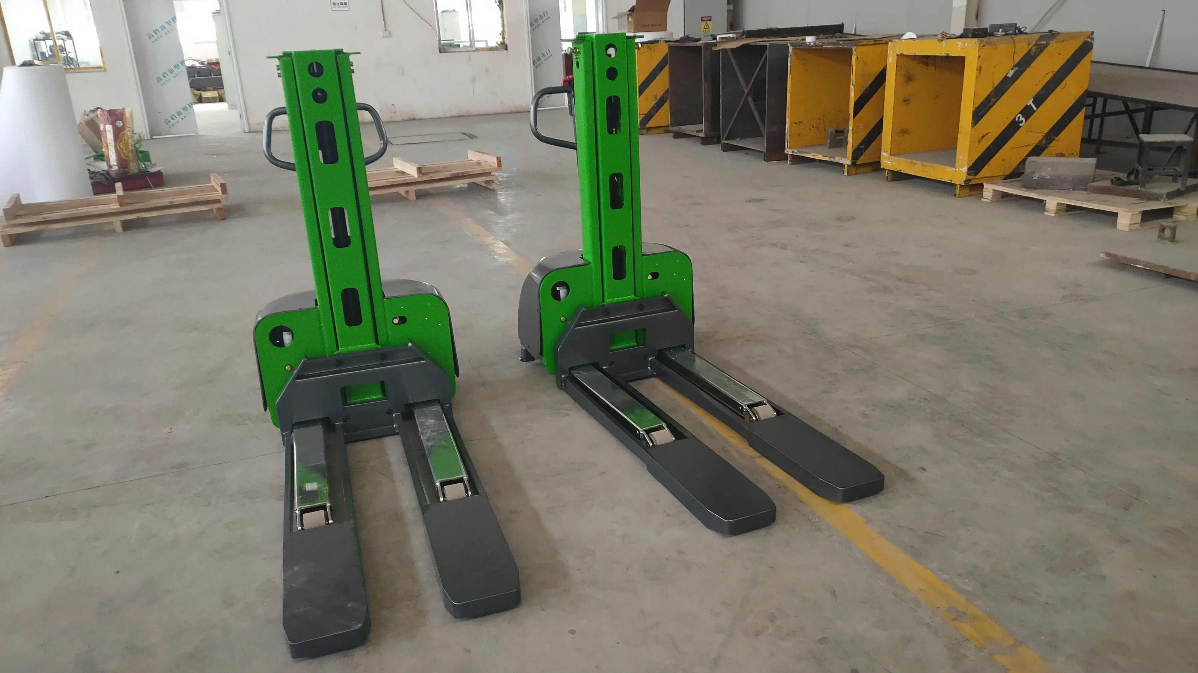 500kg Self Loading Portable Pallet Stacker Full Automatic Electric Operate