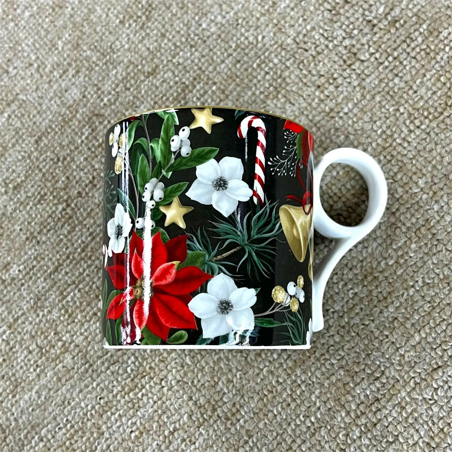 Festive Ceramic Porcelain Hand-Stamped Holiday Design Coffee Cup Red & White Christmas Patterns Mug supplier