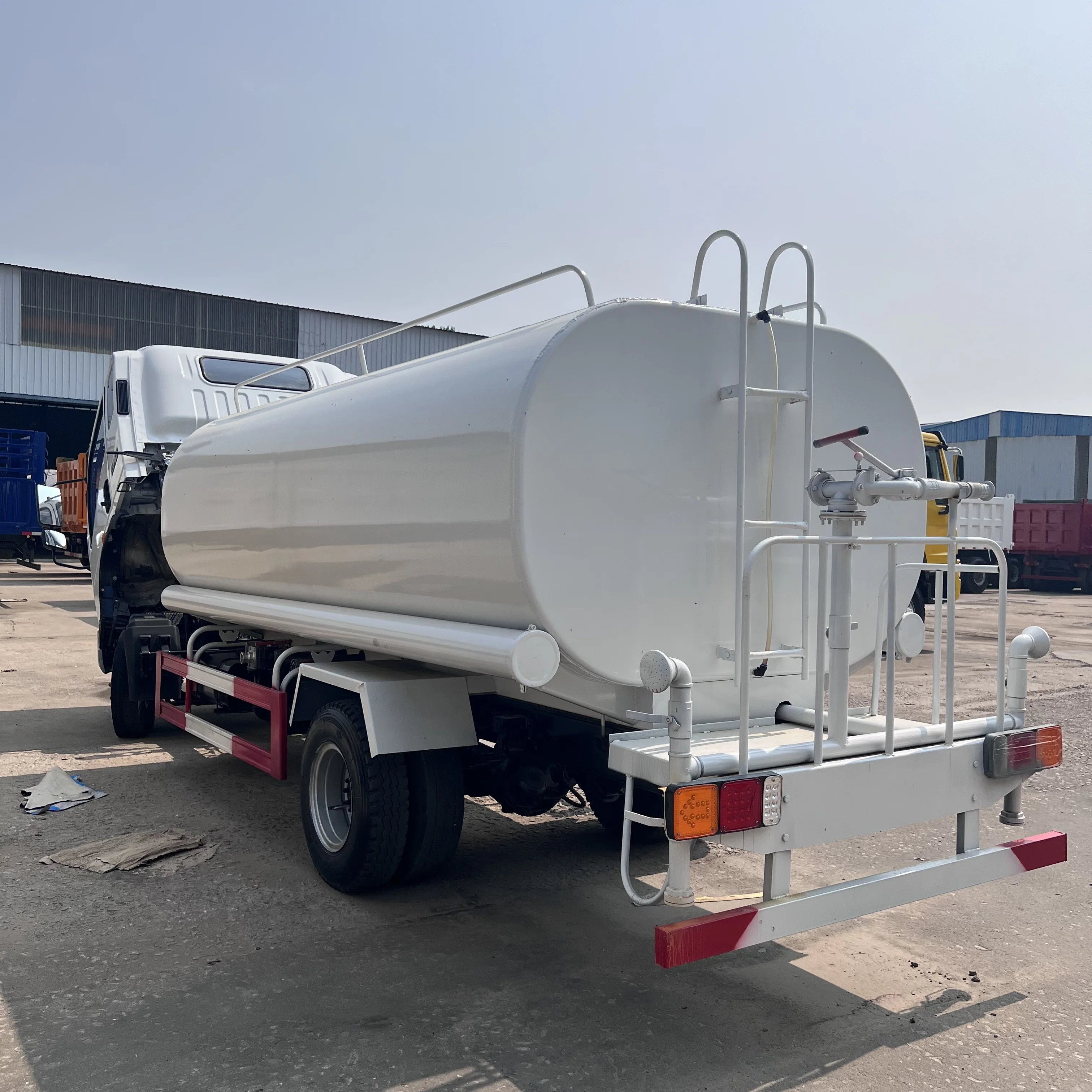 Used Sinotruck HOWO 10cbm 10000 Liter 4x2 Sprinkling Bowser Water Tanker Truck