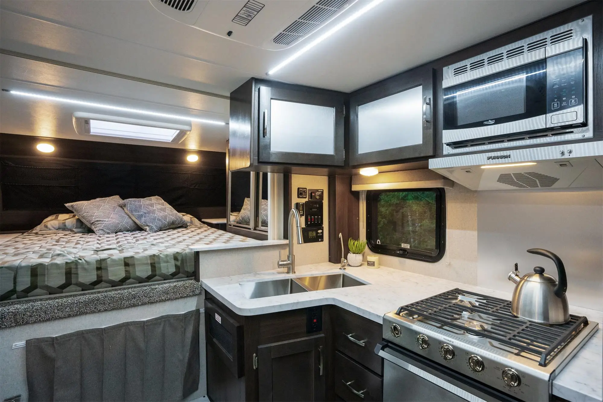 Overhead Rv Long Utility Bed 4x4 Large Overhead Rv Double Truck Slide in Slide on ...