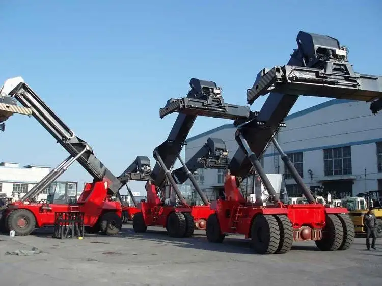 Dalian 45 Ton Port Reach Stacker CRS450Z5 45 Ton Forklift Hydraulic Container Reach Stacker with Fast Delivery