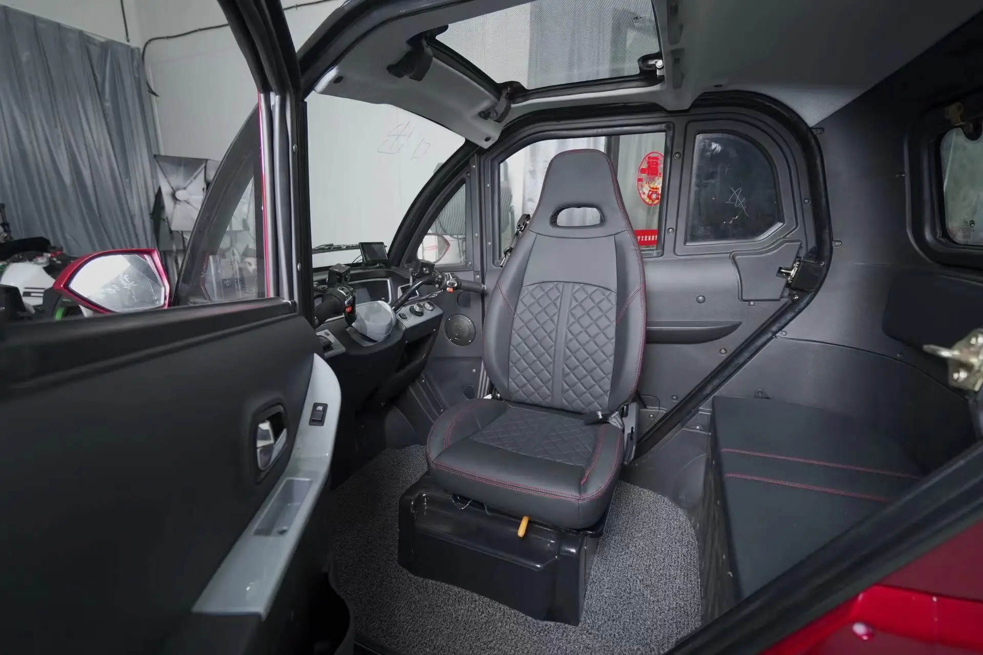 Full Enclosed Electric Tricycle - 3-Wheel Mobility Scooter for All