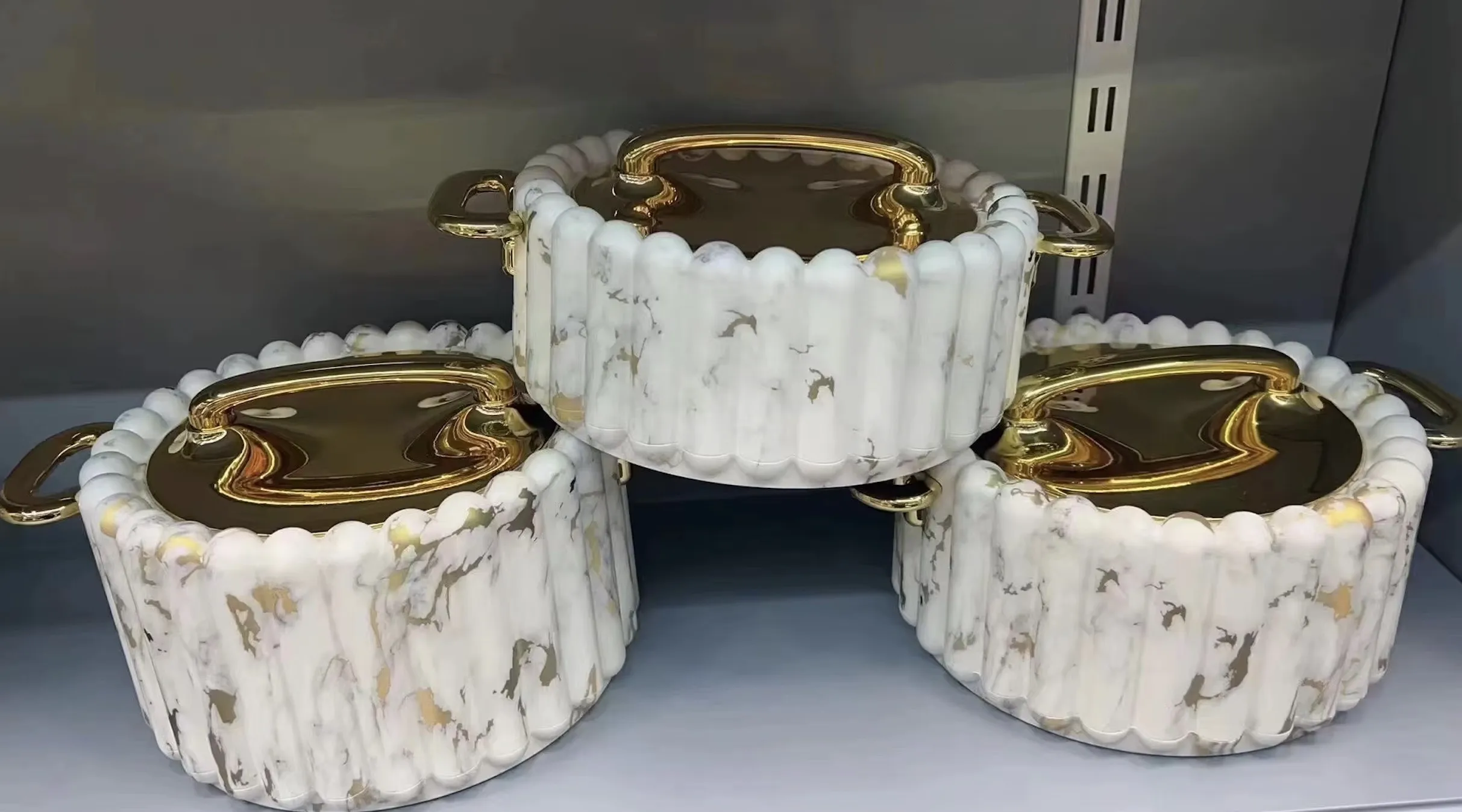 豪华罗纹设计保温食物保温器套装1.5L 2L 2.5L 保温砂锅带镜面金色盖子