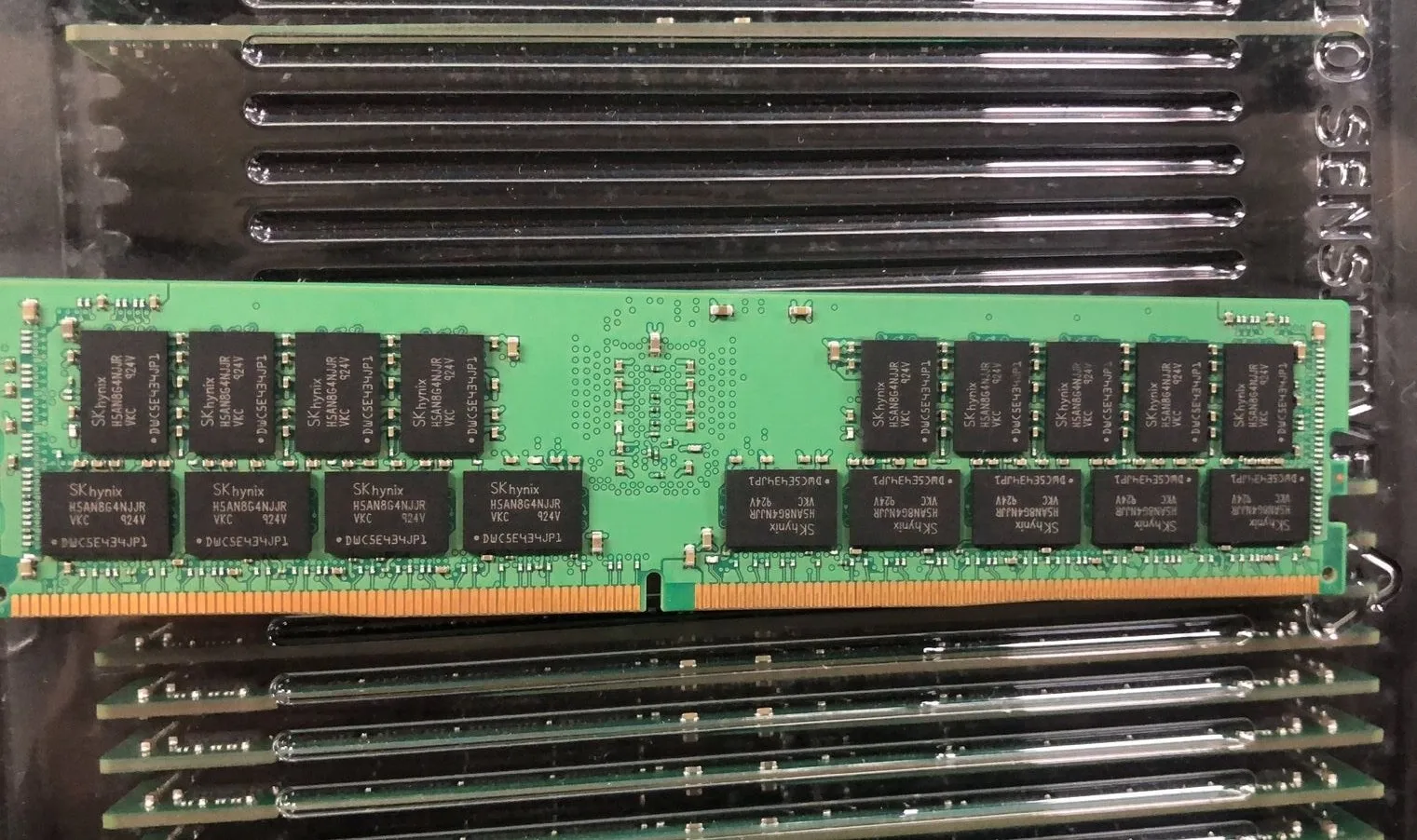Ddr4 pc4 2400. Ddr4 pc4 2400