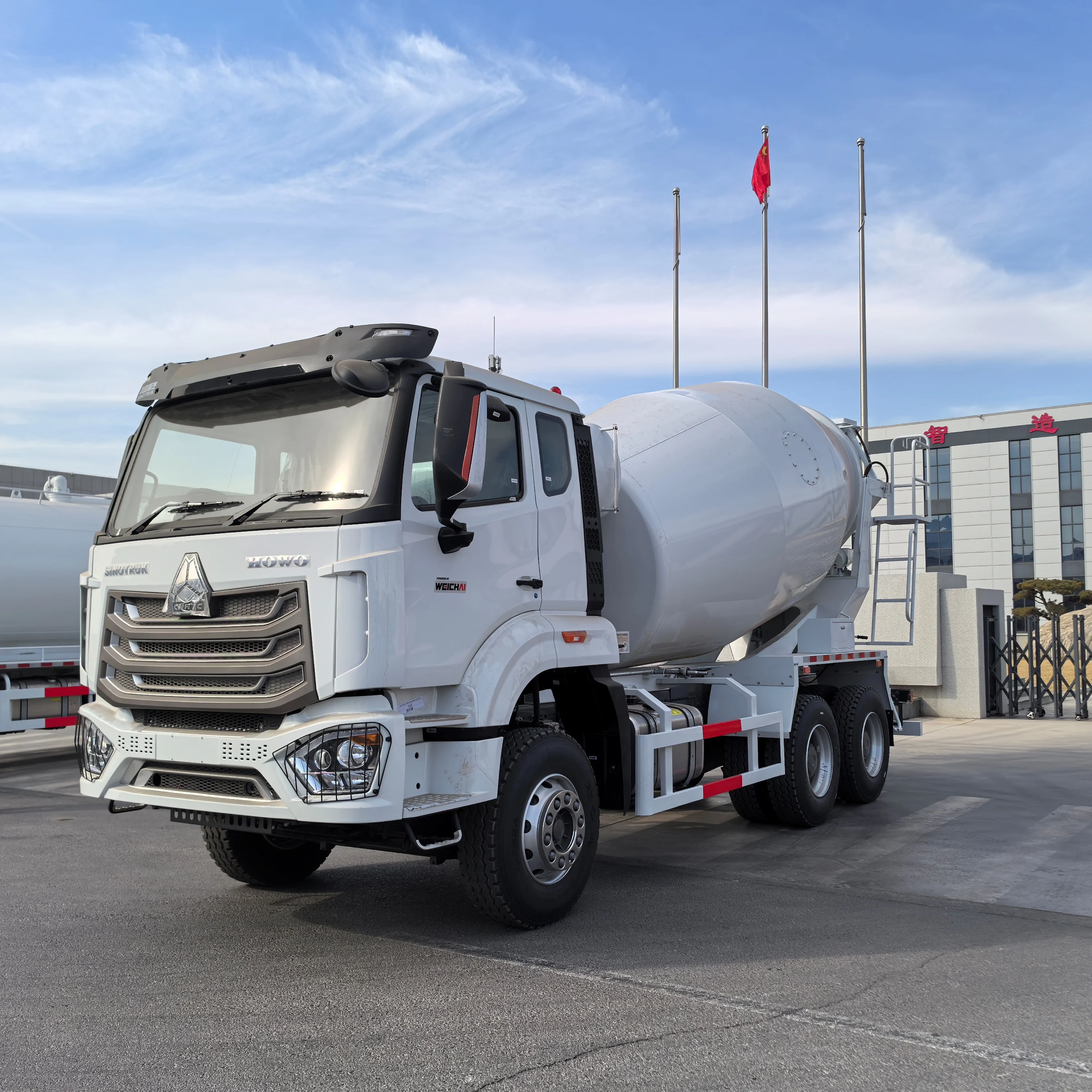 Neu Marken-Sinotruck Howo NX Betonmischwagen Transit 8m3 12m3 20m3 Mobil Selbstaufbauender Betonmischer Zementmischer Trommelwagen