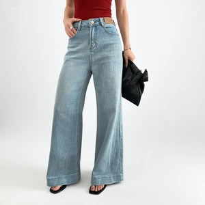 Manufacture Women's High-Waist Wide-Leg Jeans Light Blue Denim Trousers for Casual Wear