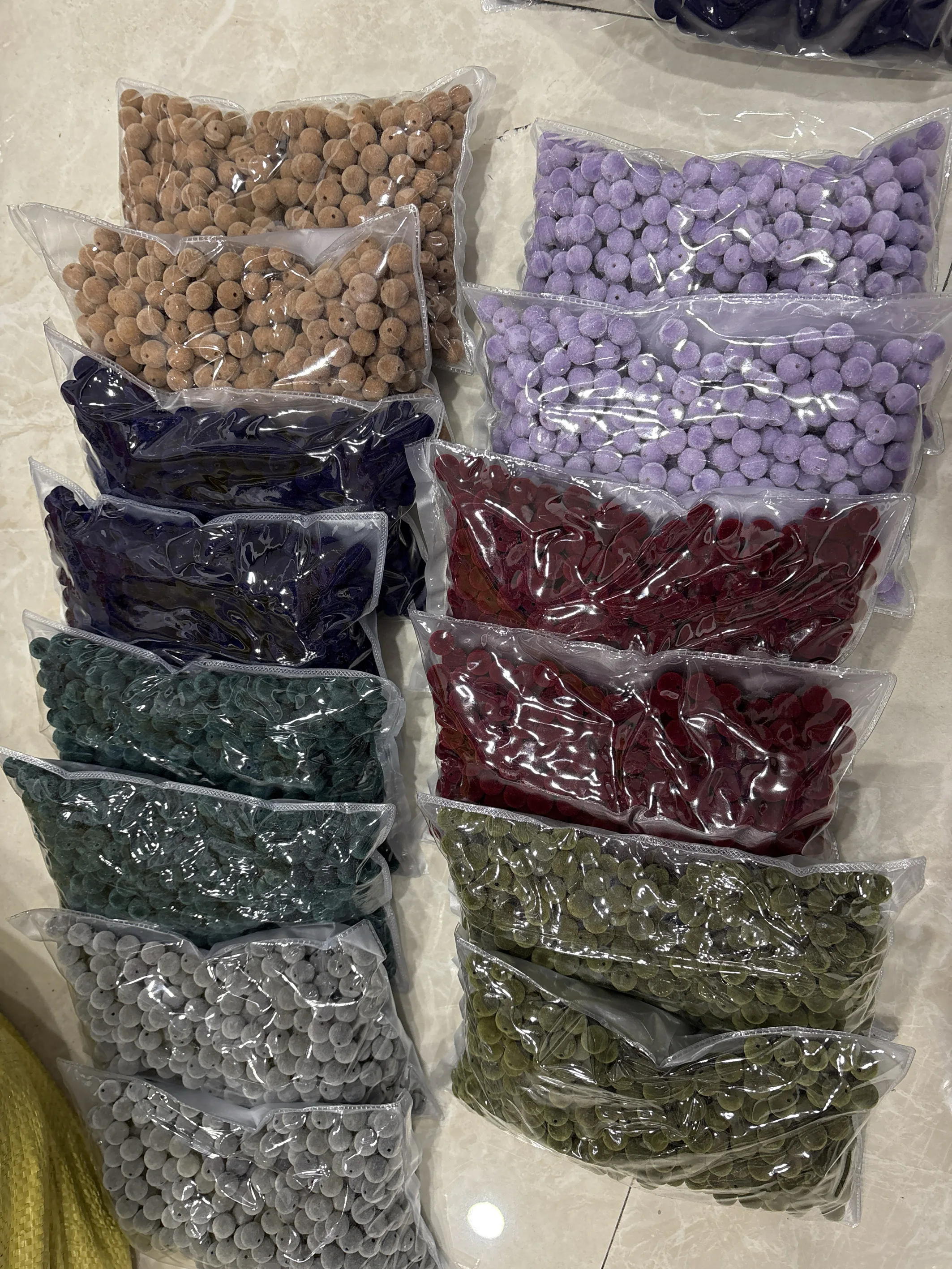 Factory Direct Sell 10 12 14 16mm Acrylic Velvet Beads Handmade Diy Accessories Round Shape Plastic Velvet Beads for Bag