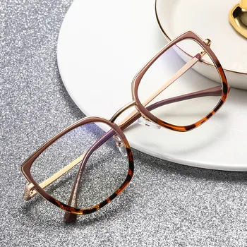 Wholesale Eyewear Trendy Cat Eye Metal Frames Photochromic Spectacle Glasses Anti Blue Light Optical Frame Women Eyeglasses