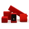 Caja de anillo roja