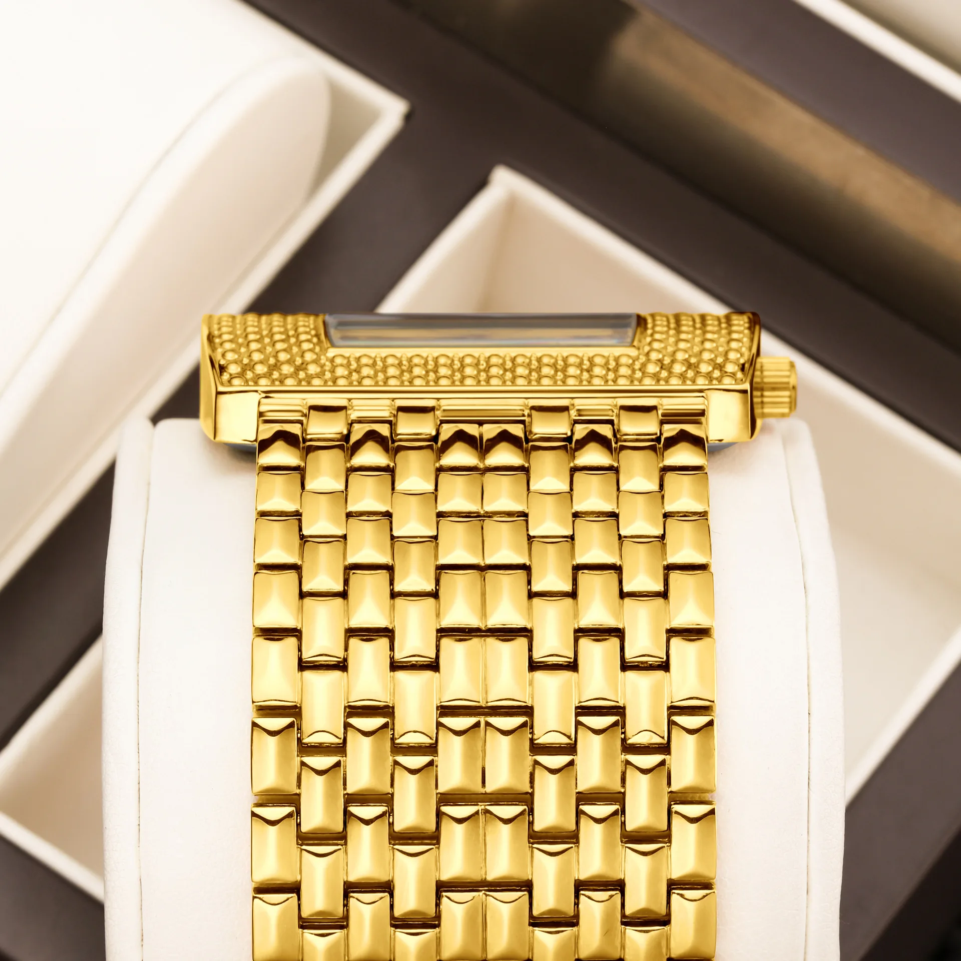 Diamond Quartz Women's Watch OM-365685