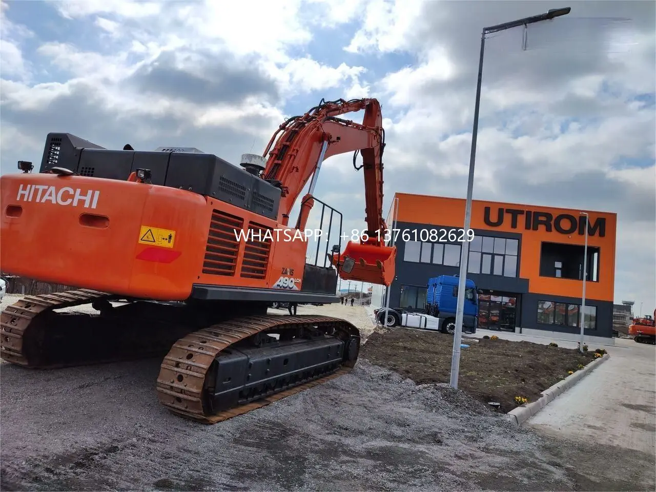 Hitachi ZX490 Excavator - High Efficiency & Durable