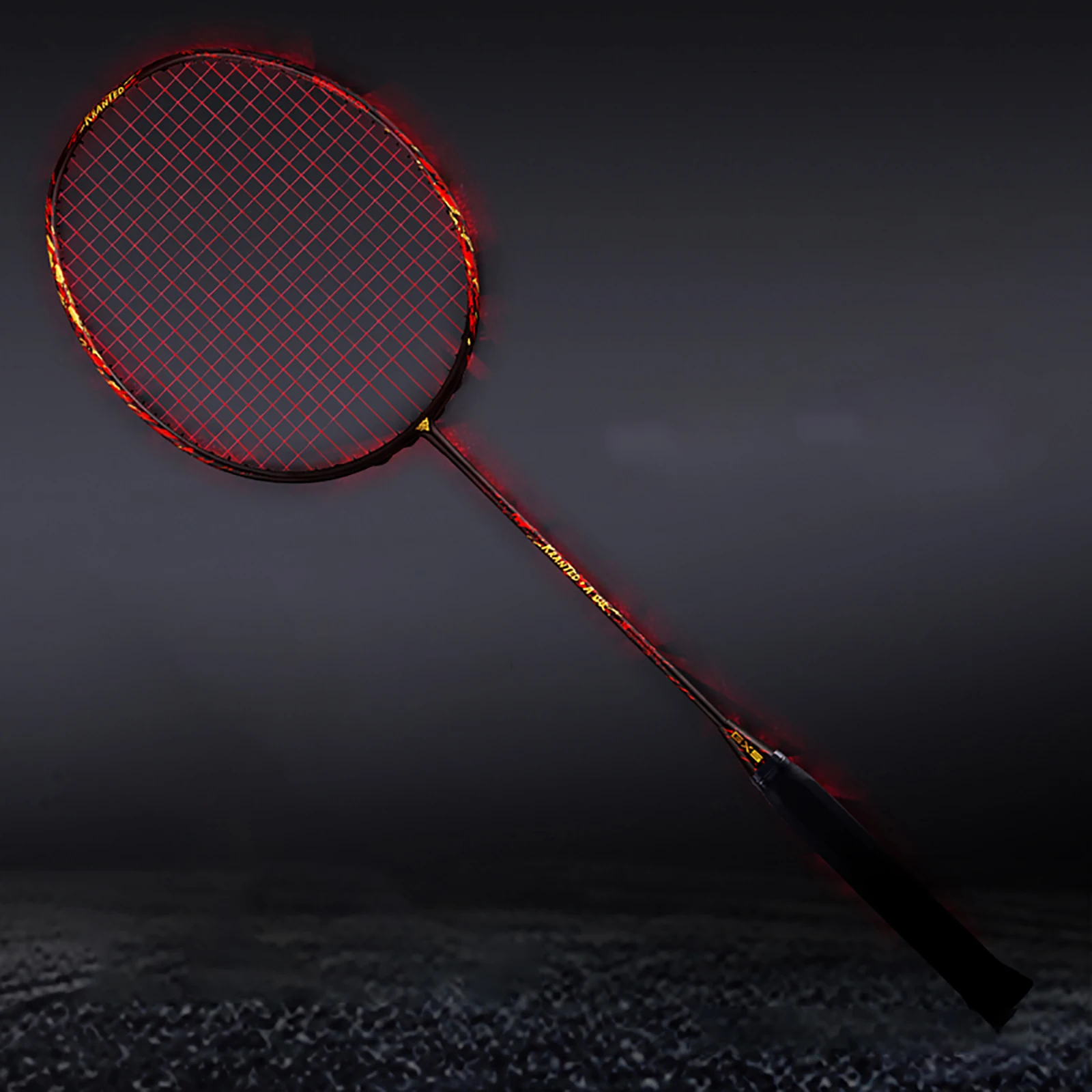 Закрытый конкурс углеродного волокна ракетка для игры в бадминтон наступление взрослых Профессиональный может выдержать 32 фунта