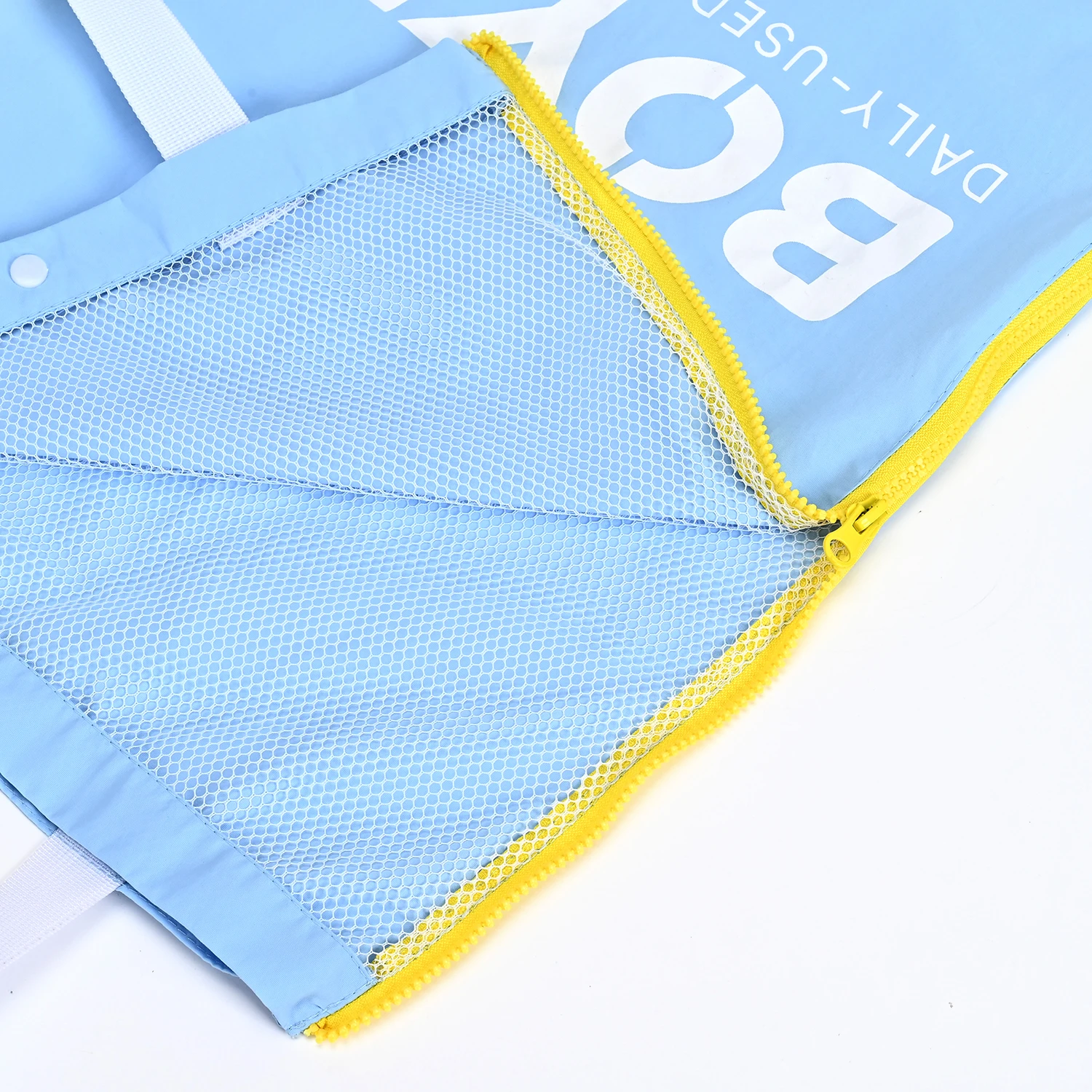 Custom LOGO Print Portable Luxury Designer Nylon Handbags for Women Ladies Fashion Shopping Bags details