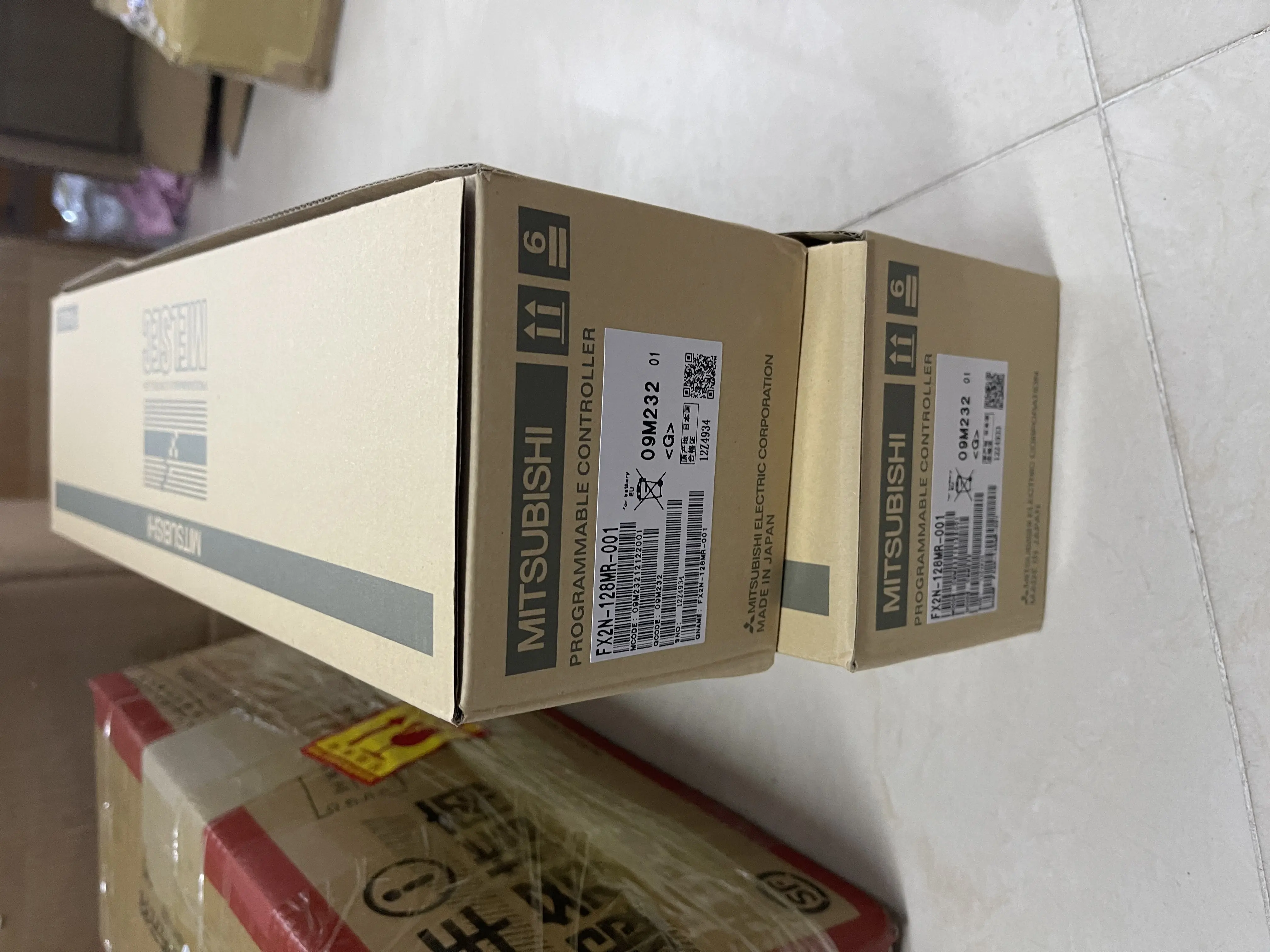 Mitsubishi PLC CPU Unit FX2N-128MR-001