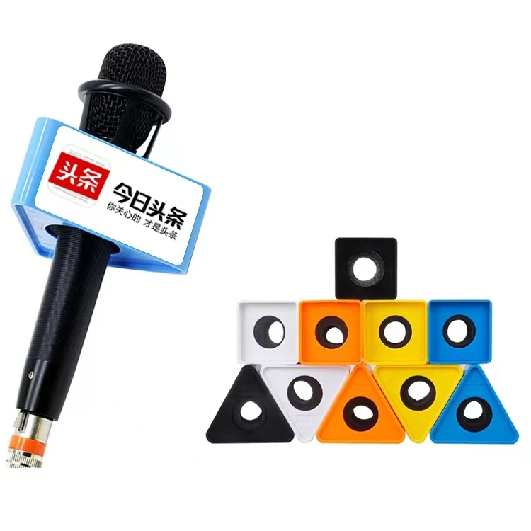 Faux Micro, Jouet Microphone de Simulation Léger en ABS pour Performance sur Scène avec Drapeau de Micro Carré, Idéal pour Scènes d'Anime, Pratique de la Parole et Photographie