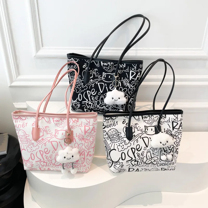 Fashionable Large Capacity Women's Graffiti Zipper Shoulder Bag Distinctive Casual Tote Bag for Students and Commuters