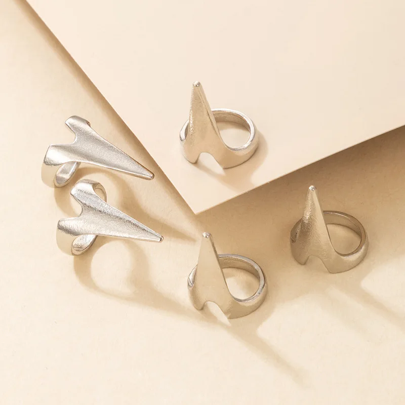 Simple Punk Style Personality Exaggeration Demon Claw Disc Hair Nail Ring Accessories Wolverine Rings