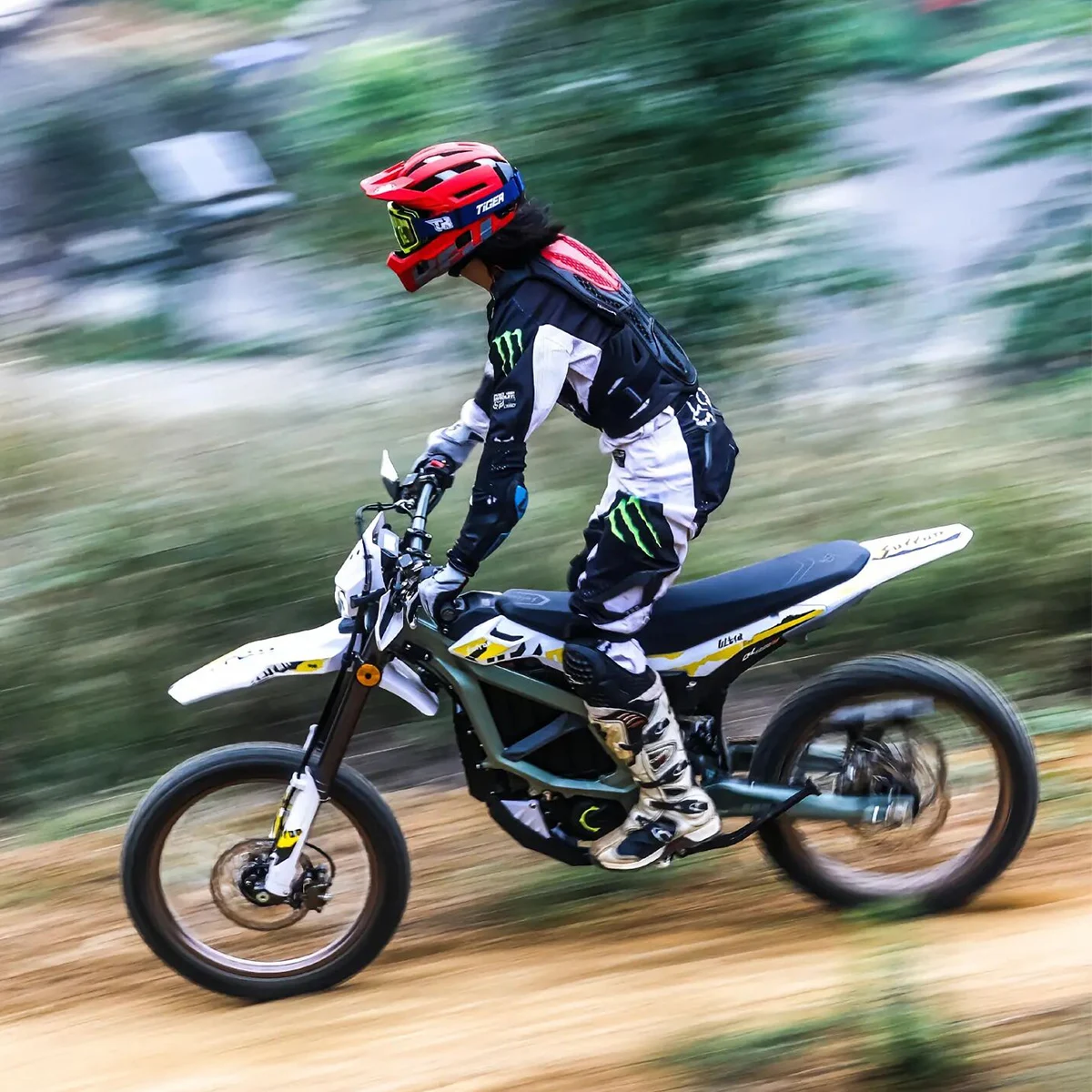 HEZZO D7 Electric Dirt Bike - 72V 8000W Middrive Ebike