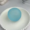 Boule faite à la main en vaseline bleue mate