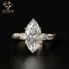 Anello con tre diamanti taglio marquise in oro 14k